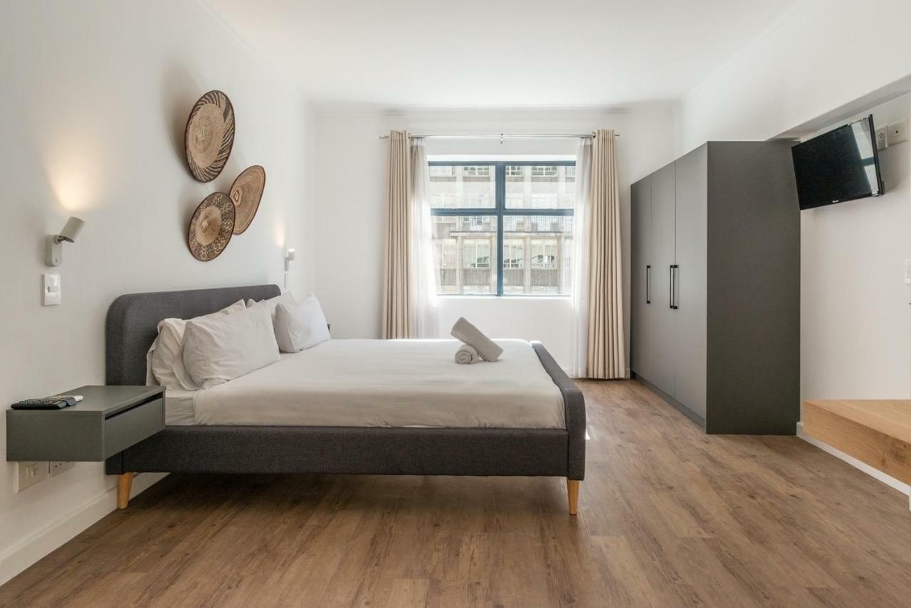 Apartment Adderley *